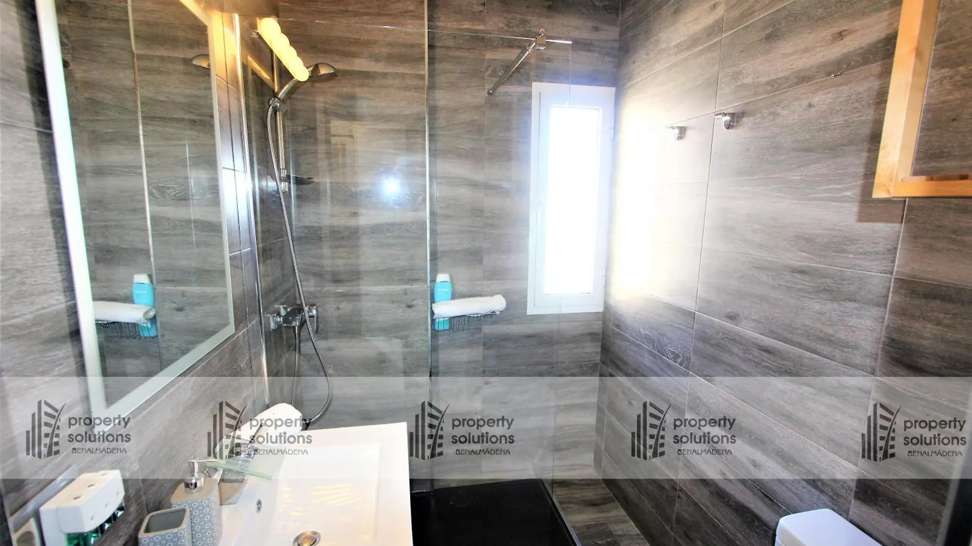 645 Aguila Apartamentos - Vista Al Mar - Cerca De Tren, Restaurantes, Tiendas - Playa A 10 Min Caminando Benalmádena Spanje